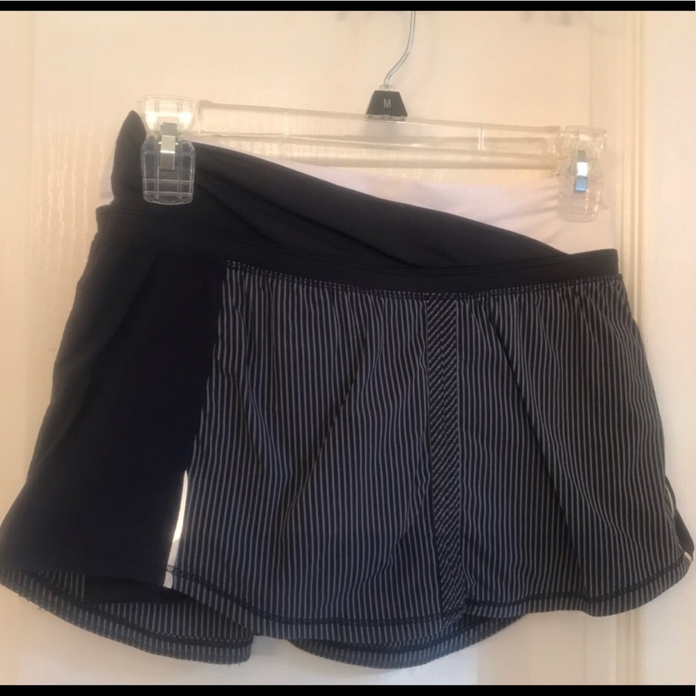 Lululemon navy stripe skort Sz 10